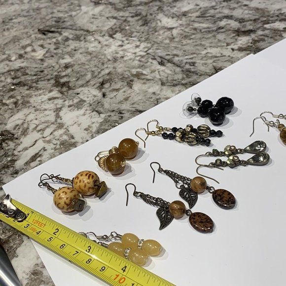 Lot Of 8 Costume Earrings Pierced Dangle Variety Black Brown Etc - Picture 12 of 12